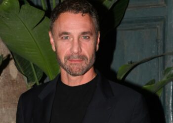 ''Ho voluto una clausola'': Raoul Bova parla per la prima volta dell’accordo di separazione da Rocìo e sull’Arnera dice… ''Ho voluto una clausola'': Raoul Bova parla per la prima volta dell’accordo di separazione da Rocìo e sull’Arnera dice…