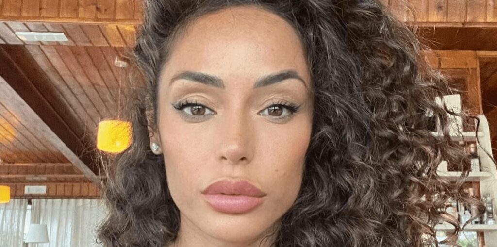 ''Quanto ti ho desiderato'': Raffaella Fico rompe il silenzio dopo il terribile lutto che l'ha colpita