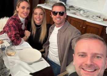 Ilary Blasi e il fidanzato Bastian Muller si divertono in montagna con l’ex di Daniele De Rossi: ecco dove sono