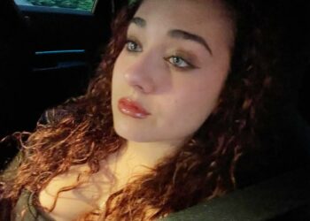 ''Fattene una ragione'': Adele Bonolis, figlia di Sonia Bruganelli e Paolo, è diventata maggiorenne ''Fattene una ragione'': Adele Bonolis, figlia di Sonia Bruganelli e Paolo, è diventata maggiorenne