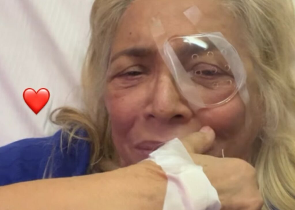 ''Finiamo l’anno così…'': Mara Venier ricoverata nuovamente in ospedale, ecco come sta la conduttrice