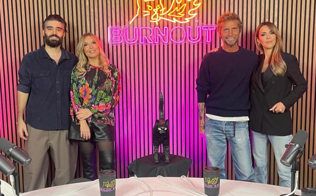 Selvaggia Lucarelli con l’ex marito Laerte Pappalardo e il futuro sposo Lorenzo: il motivo della nuova foto insieme da ''famiglia allargata'' Selvaggia Lucarelli con l’ex marito Laerte Pappalardo e il futuro sposo Lorenzo: il motivo della nuova foto insieme da ''famiglia allargata''