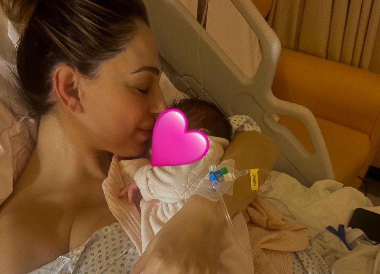 Anna Tatangelo mamma bis, le prime foto dopo il parto Anna Tatangelo mamma bis, le prime foto dopo il parto