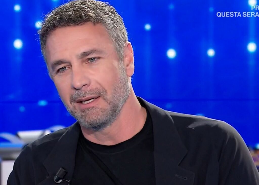 ''Bisogna avere la forza di ammettere i propri errori, ma…'': Raoul Bova in tv svela perché ha detto di no al ricatto per le chat intime