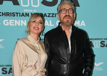 Marco Giallini alla première del suo film a Roma con la compagna 36enne Giorgia Battisti: foto Marco Giallini alla première del suo film a Roma con la compagna 36enne Giorgia Battisti: foto