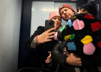 Federica Pellegrini e Matteo Giunta, dopo il ricovero in ospedale della figlia, tornano a casa con Matilde: foto