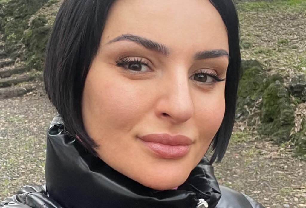 ''Non sanno chi sono'': Arisa chiarisce come usa l’app di incontri a cui si è iscritta