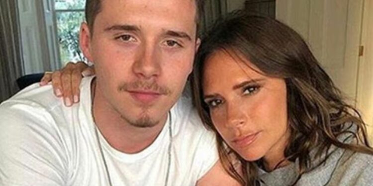 Victoria Beckham ''devastata'' dopo le pesantissime accuse del figlio Brooklyn: le ultime sulla faida familiare