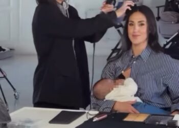 Cecilia Rodriguez allatta la figlia Clara Isabel anche sul set: la bimba non rinuncia alla ‘tetta’