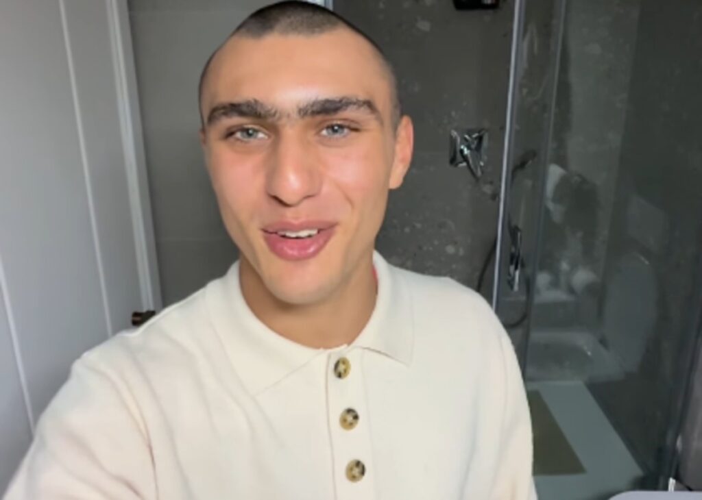 ''Non ci sarò'': Achille Costacurta smentisce di essere nel cast del prossimo GF Vip, la lista dei possibili concorrenti ''Non ci sarò'': Achille Costacurta smentisce di essere nel cast del prossimo GF Vip, la lista dei possibili concorrenti