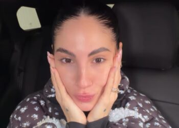 Giulia De Lellis si fa vedere senza make up e rivela il suo luogo preferito per truccarsi: ecco qual è Giulia De Lellis si fa vedere senza make up e rivela il suo luogo preferito per truccarsi: ecco qual è