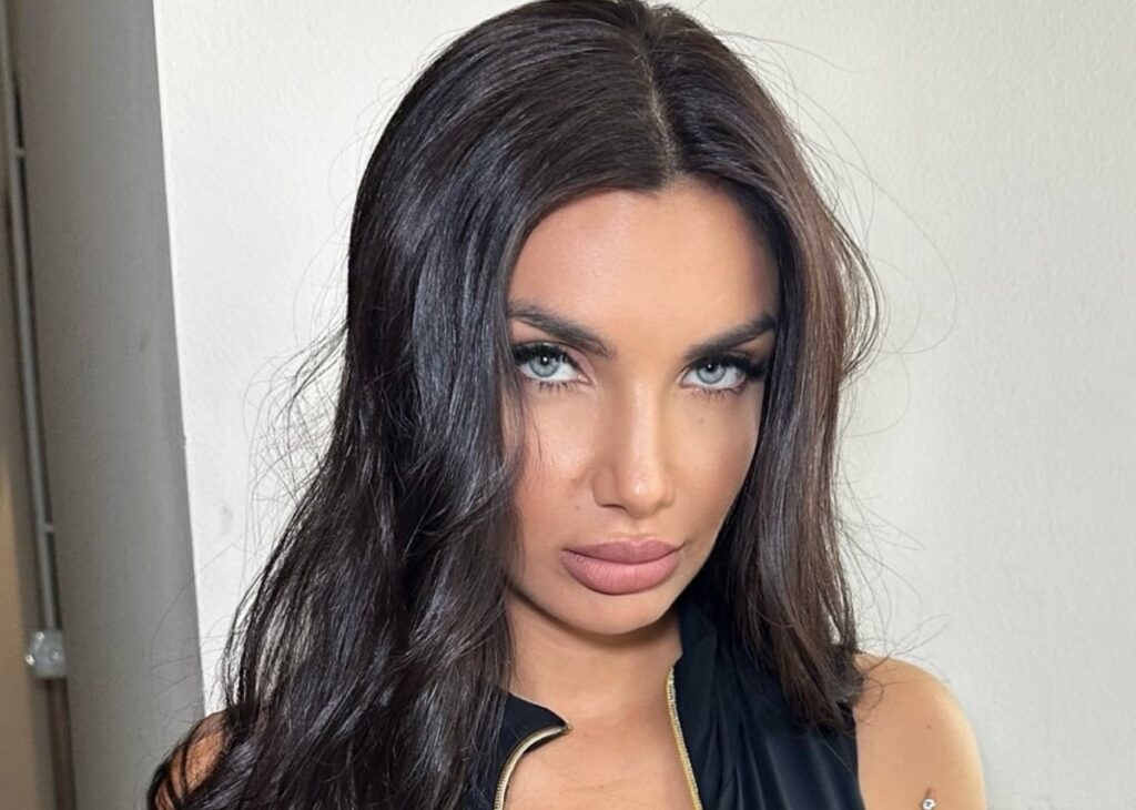 ''E’ una questione di traumi irrisolti'': Elettra Lamborghini svela perché perché ha paura di essere madre