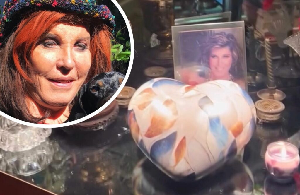 ''Sei tornata, sempre con me a casa'': Giada De Blanck mostra quella che sembra essere l’urna con le ceneri di mamma Patrizia ''Sei tornata, sempre con me a casa'': Giada De Blanck mostra quella che sembra essere l’urna con le ceneri di mamma Patrizia