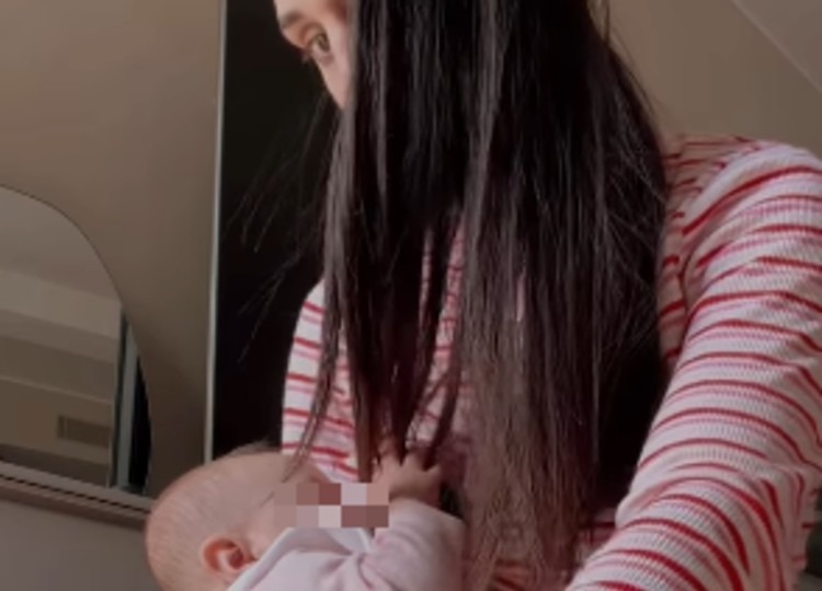 Cecilia Rodriguez condivide un momento tenerissimo mentre allatta Clara