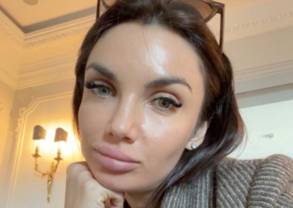 ''Non mi faccio alcun problema a denunciare'': Elettra Lamborghini litiga con la fan, ecco cos’è successo ''Non mi faccio alcun problema a denunciare'': Elettra Lamborghini litiga con la fan, ecco cos’è successo