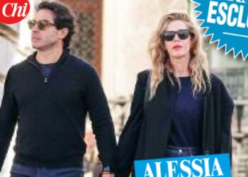 Alessia Marcuzzi ritrova l’amore con Tiago Schietti: tra i due passeggiate mano nella mano e bacio, foto