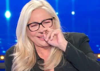 ''In realtà non lo vedo più'': Mara Venier in diretta tv fa una confessione 'hot' a Elettra Lamborghini ''In realtà non lo vedo più'': Mara Venier in diretta tv fa una confessione 'hot' a Elettra Lamborghini