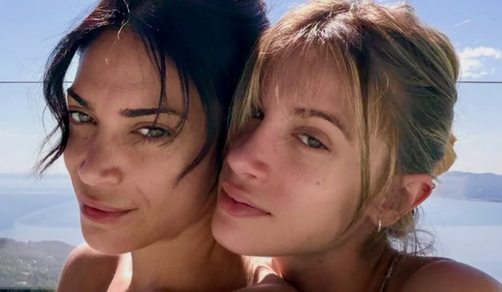 ''Iannone si infuria, Franceska entra in crisi, piange'': Selvaggia Lucarelli ricostruisce l’inizio della storia tra Elodie e la Nuredini