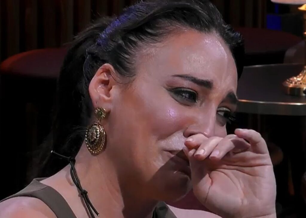 ''Menata, insultata, umiliata'': Francesca Manzini al GF Vip tra le lacrime confessa di essere stata vittima di violenza