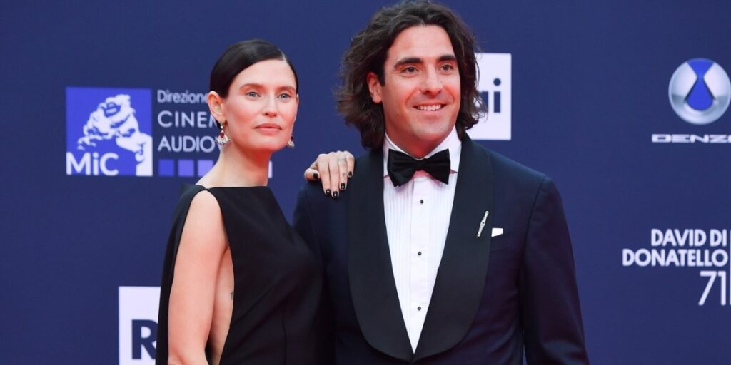 Bianca Balti e il fidanzato Alessandro Cutrera innamoratissimi ai David di Donatello: primo red carpet mano nella mano, foto