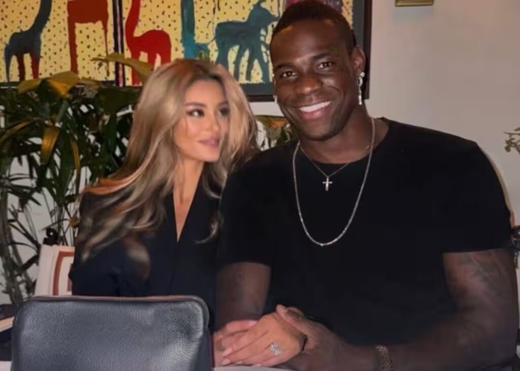 Mario Balotelli esce allo scoperto con la nuova fidanzata Angelica Moccia: ecco chi è lei