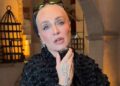 ''La sessualità non mi è mai mancata'': Paola Barale in menopausa confessa di aver iniziato la terapia degli ormoni sostitutiva