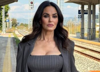 ''Avrei voluto tanti bambini'': Maria Grazia Cucinotta svela di essere andata in menopausa a soli 32 anni