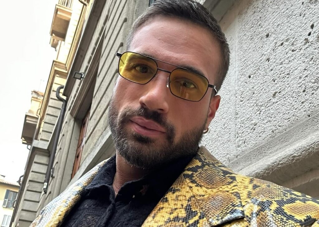 Un ex tronista di Uomini e Donne sul set de Il Diavolo Veste Prada 2: ecco chi ha recitato nel film Un ex tronista di Uomini e Donne sul set de Il Diavolo Veste Prada 2: ecco chi ha recitato nel film