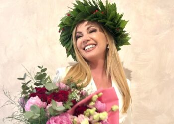 ''Ho raggiunto un traguardo che sento profondamente mio'': Federica Panicucci celebra raggiante la sua laurea, foto