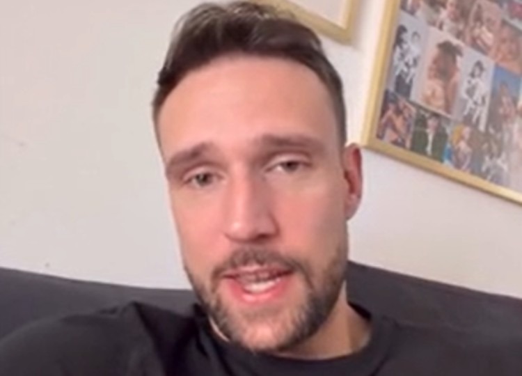Andrea Zenga racconta la sua esperienza con il mal di testa con aurea Andrea Zenga racconta la sua esperienza con il mal di testa con aurea