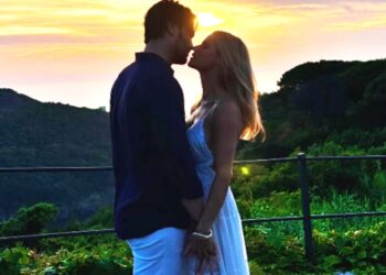 Michelle Hunziker e Giulio Berruti: arriva la prima foto social insieme al tramonto in cui si sfiorano e fanno sognare, guarda