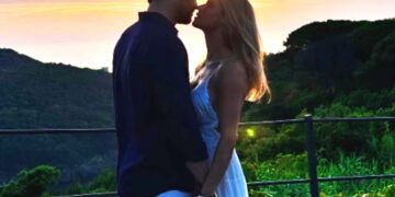 Michelle Hunziker e Giulio Berruti: arriva la prima foto social insieme al tramonto in cui si sfiorano e fanno sognare, guarda Michelle Hunziker e Giulio Berruti: arriva la prima foto social insieme al tramonto in cui si sfiorano e fanno sognare, guarda