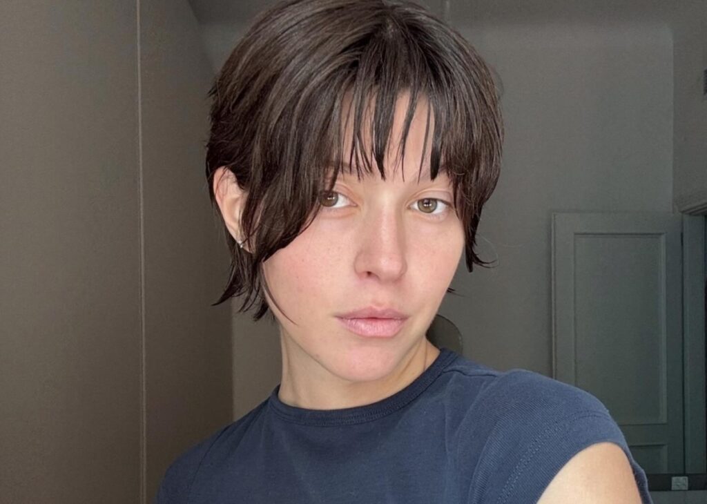 ''Ti stanno da Dio'': Natalia Paragoni, dopo la diagnosi di cancro, accorcia ancora di più i capelli, guarda il look ''Ti stanno da Dio'': Natalia Paragoni, dopo la diagnosi di cancro, accorcia ancora di più i capelli, guarda il look