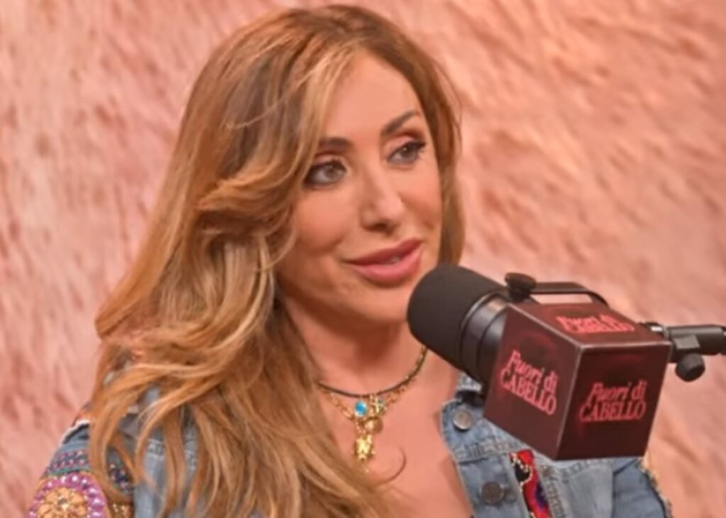 ''Tu ce l’hai più di me'': Sabrina Salerno replica a Victoria Cabello che le dice che ha la “faccia da porca”