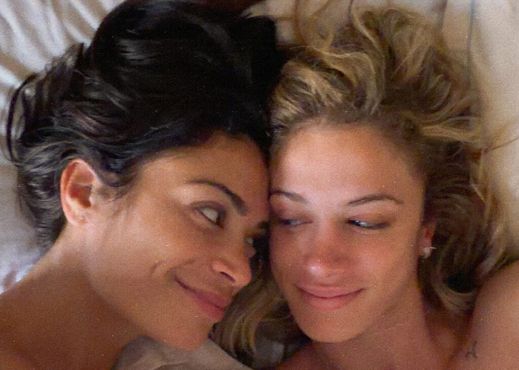 Elodie e Franceska Nuredini sempre più inseparabili: lo scatto dal letto fa impazzire i fan Elodie e Franceska Nuredini sempre più inseparabili: lo scatto dal letto fa impazzire i fan